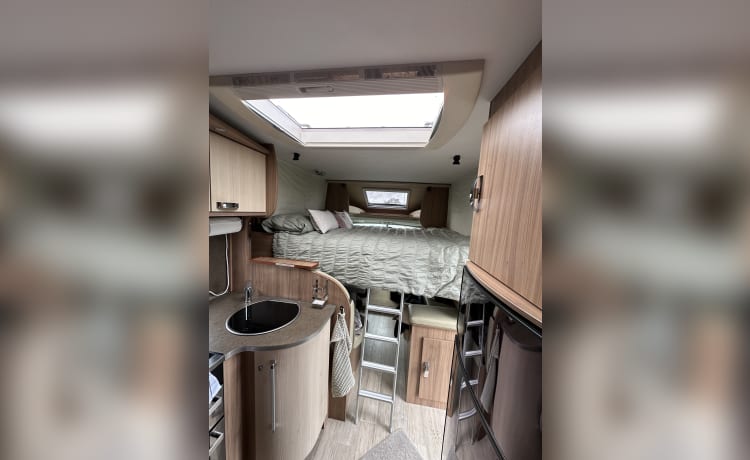 Jura – Luxury spacious Motorhome 