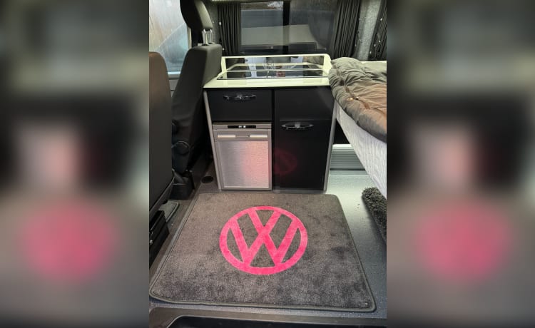 Molly – 4 berth Volkswagen campervan from 2023