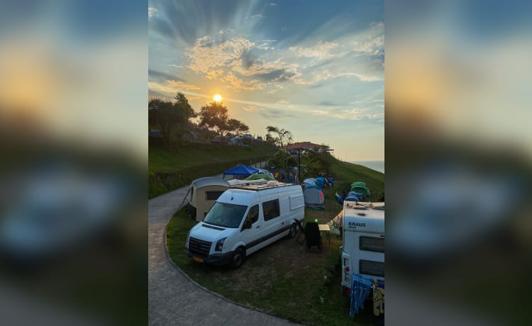 Bus de camping-car spacieux et branché !