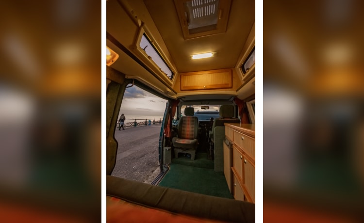 Vinny – 4 Berth Volkswagen Trident