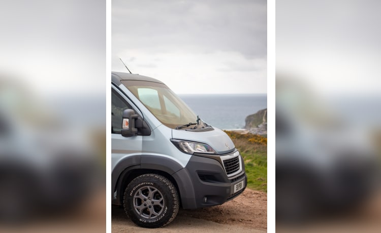 Peugeot Boxer-camper met 2 slaapplaatsen