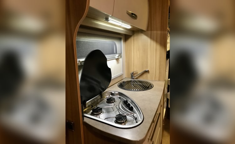 Super Flash – 6 berth Chausson Flash 03 2013