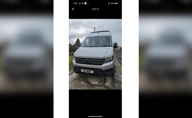 Iris – 4/5 slaapplaatsen Volkswagen crafter campervan 2019