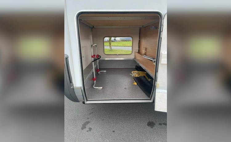 6p Hymer integrated uit 2004