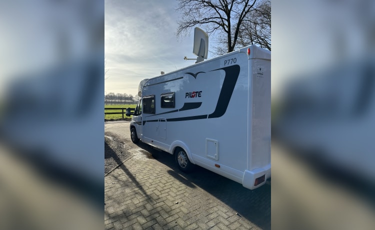 Piloot – Pilote camper! - Geschikt voor lange mensen -volledig ingericht!