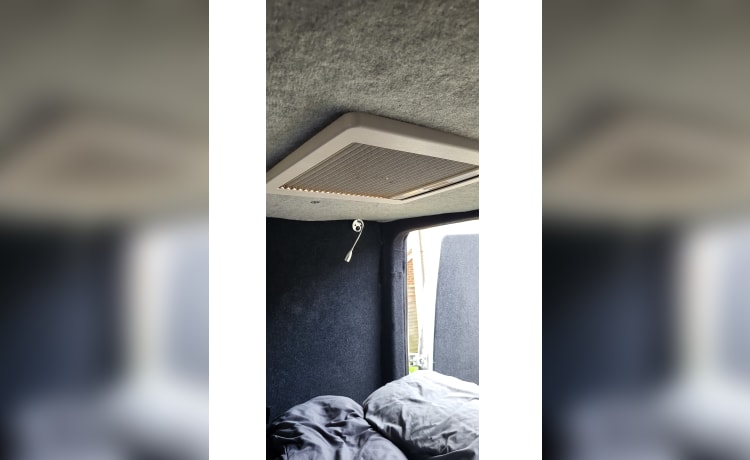 Beatrice – 2-Bett Volkswagen Campervan Off Grid