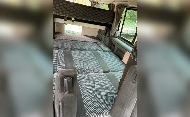 Nugget  – Comfortabele en compacte 5 persoons camperbus Ford Nugget