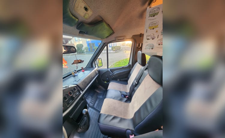 Campert – Mercedes-Benz Wohnmobil für 2 Personen, Baujahr 1999