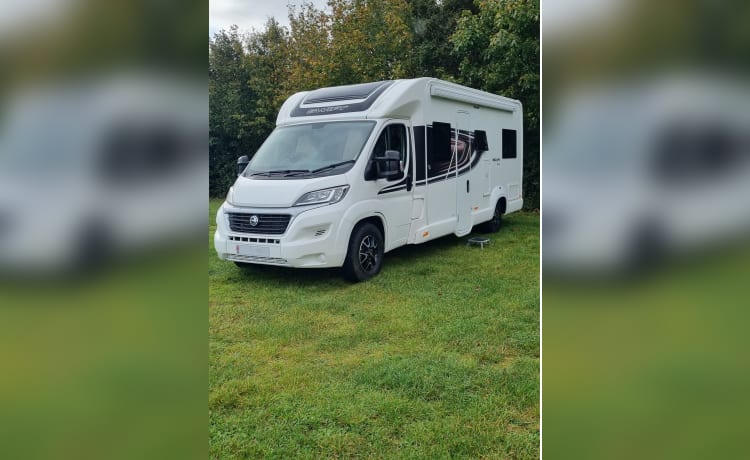 Jemima – Swift Escape 674 Wohnmobil mit 6 Schlafplätzen, Baujahr 2021