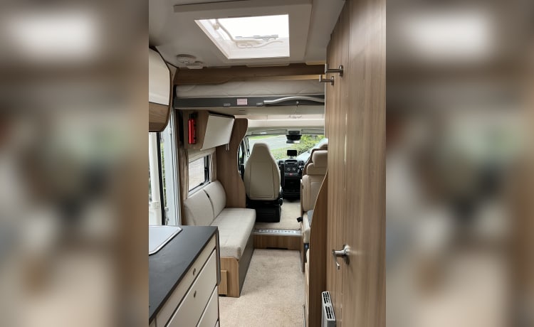 6 BERTH luxury, with all the extras.