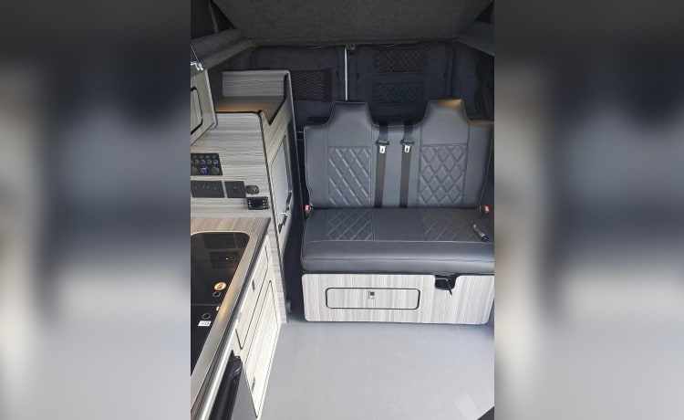 Alberto – Camper Ford a 4 posti letto del 2013