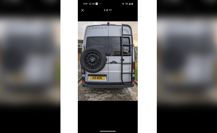 Iris – 4/5 slaapplaatsen Volkswagen crafter campervan 2019