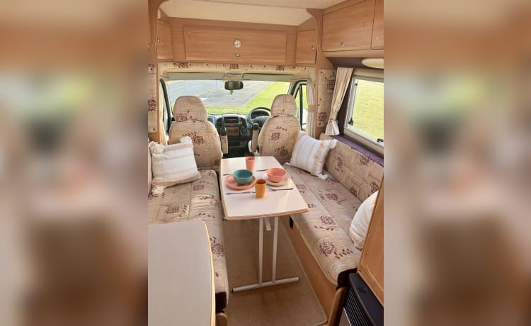 The Sunset Chaser – 2 berth Peugeot semi-integrated from 2005