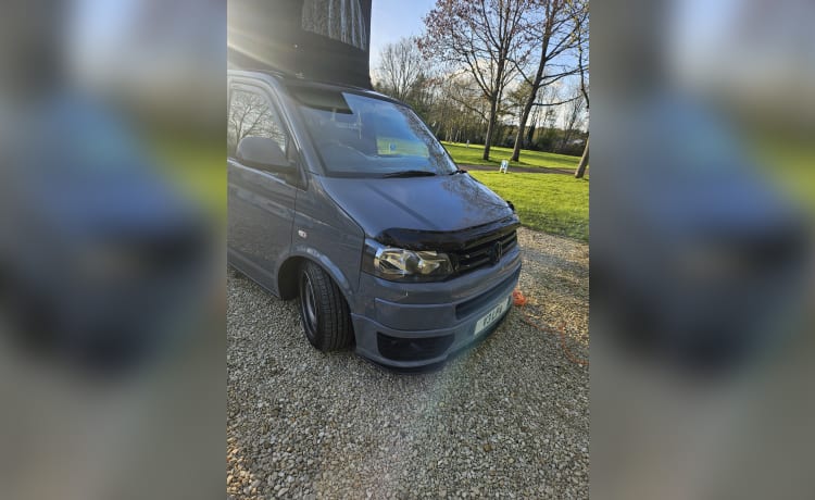 Frank. – 4-persoons Volkswagen campervan uit 2004