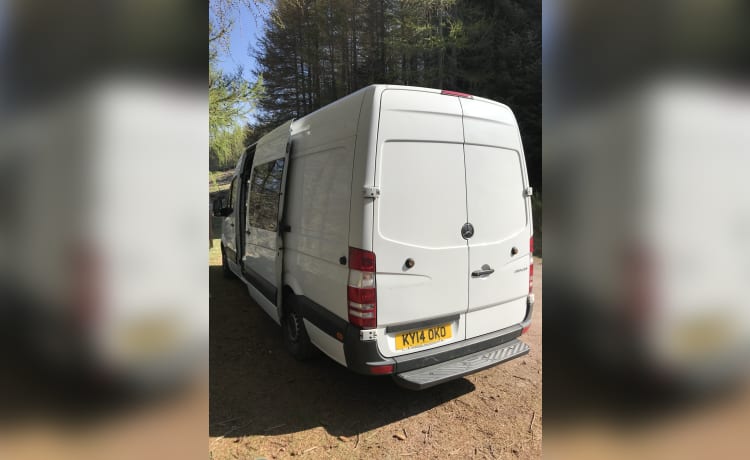 Kula the campervan  – Mercedes-Benz camper met 3 slaapplaatsen uit 2014