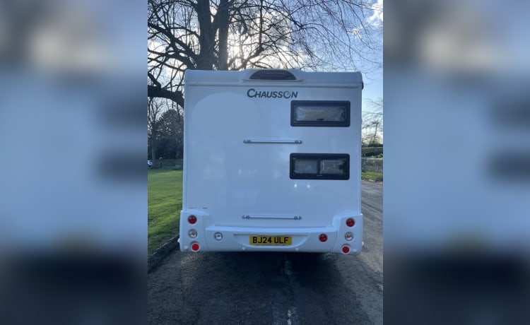 Brand New - Motorhome to Hire - 7 belts 7 berth Chausson 2024