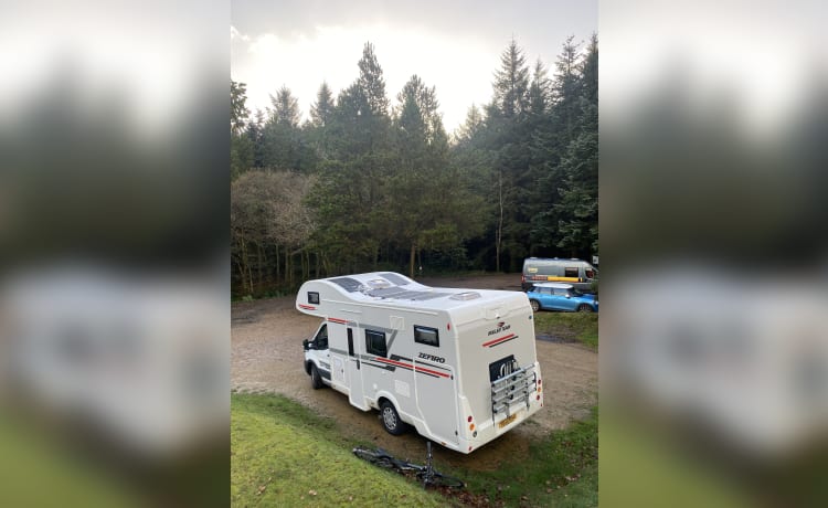 6 berth Roller Team Zafiro 675 Motorhome