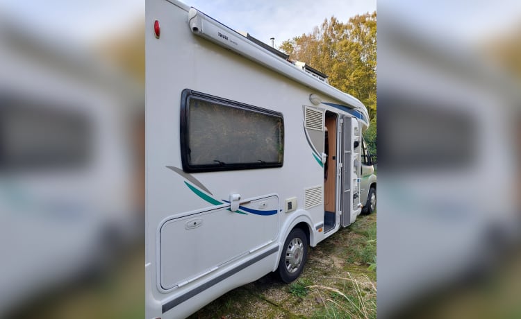 4p Chausson semi-integrated uit 2013