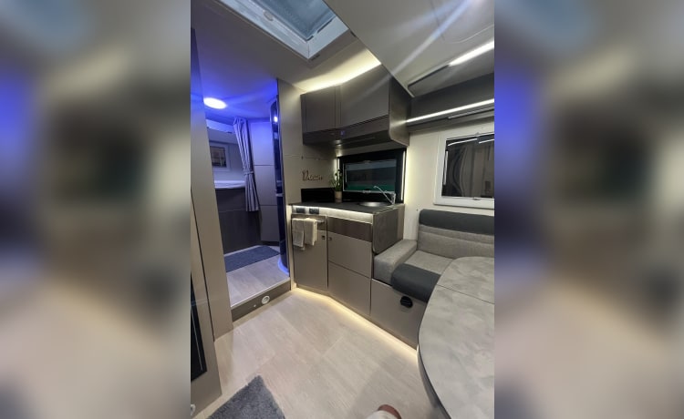 Rientje – 4p Chausson 777 titane Premium Full Option Semi-Intégré 023