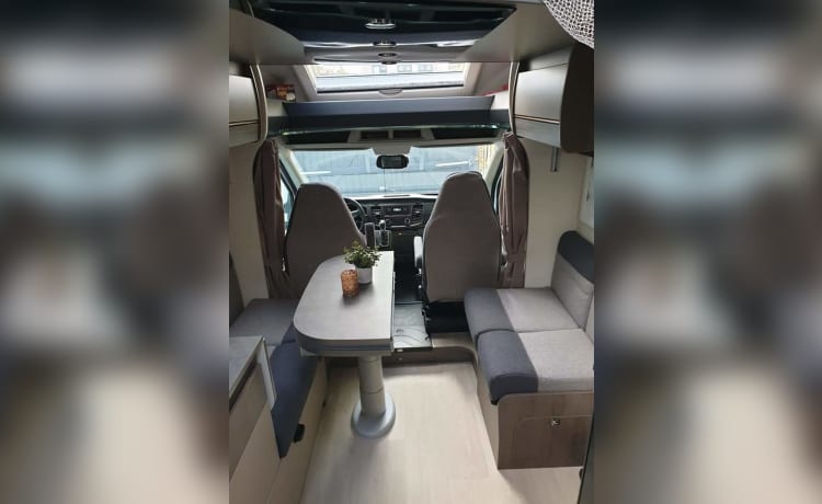 4p Chausson semi-integrated uit 2020
