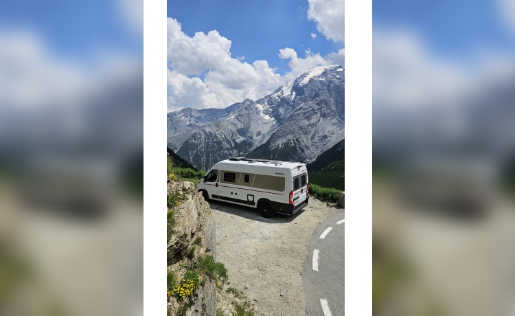 Maliki II – 5* Dethleffs CamperVan - 2023 - full option - 6,4 meter - 140 pk