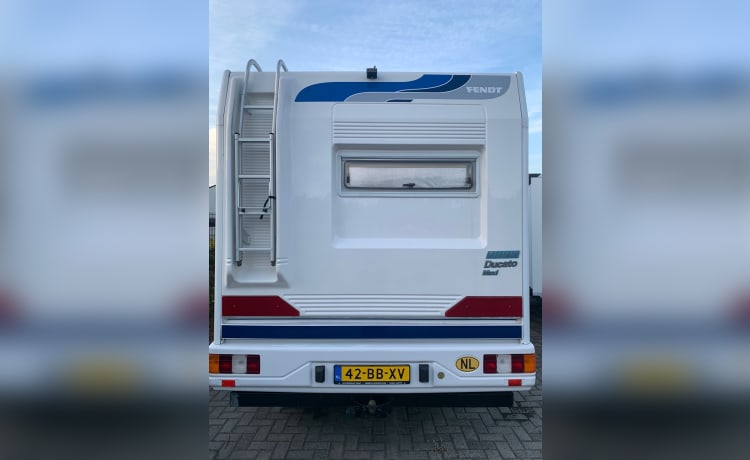 Fiat Ducato Alkoof Camper voor met het (jonge) gezin