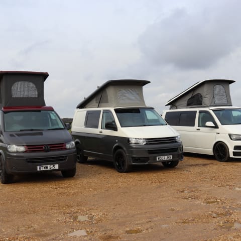 Finley – 'Finley' Luxueux VW Crafter Expedition Campervan Toit