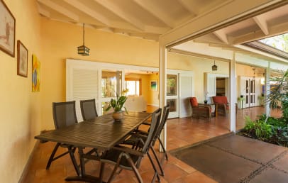 Lanai with outside dining, lanai