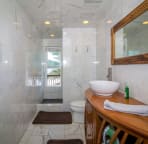 Third floor ensuite bath
