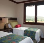 Guest bedroom (2 Twin XL Beds)