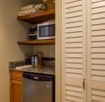"Breakfast bar" in second bedroom