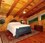 Loft Bedroom with Queen bed