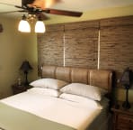 Bedroom - king-size bed