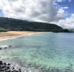 10 minutes of walking to Waimea Bay.