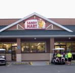 On-site convenience store for those bags of ice, snacks, milk, fishing bait and souvineers