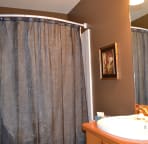 Upper level full bath.