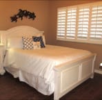 Guest Bedroom - Big comfortable bed!