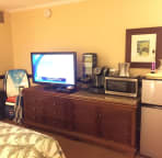 Deluxe amenities-larger fridge, microwave, keurig coffee, DVD's, wine glasses