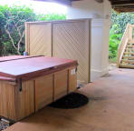 5-person jacuzzi & outdoor shower