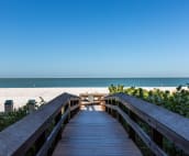The other side of the walkway to the beach