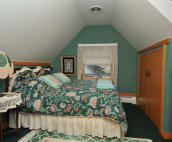 Loft Suite - Bedroom 2 - Queen Bed