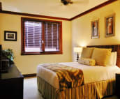 Second Guest Bedroom with Queen-size Bed