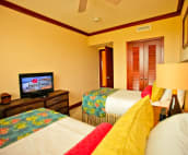 Guest Bedroom (two twins)
TV and digital HD cable available