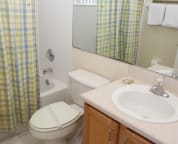 Twin Bedrooms shared Bathroom