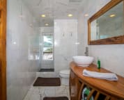 Third floor ensuite bath
