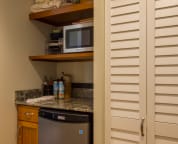 "Breakfast bar" in second bedroom