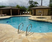 The lower pool and jacuzzi are waiting for you. Bar-be-que and picnic too!