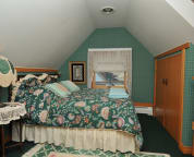 Loft Suite - Bedroom 2 - Queen Bed