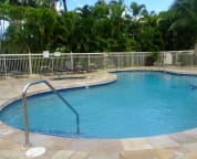 The upper pool also has a bar-be-que and a picnic area. Enjoy pool and jacuzzi.