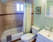 Lower level queen en-suite
